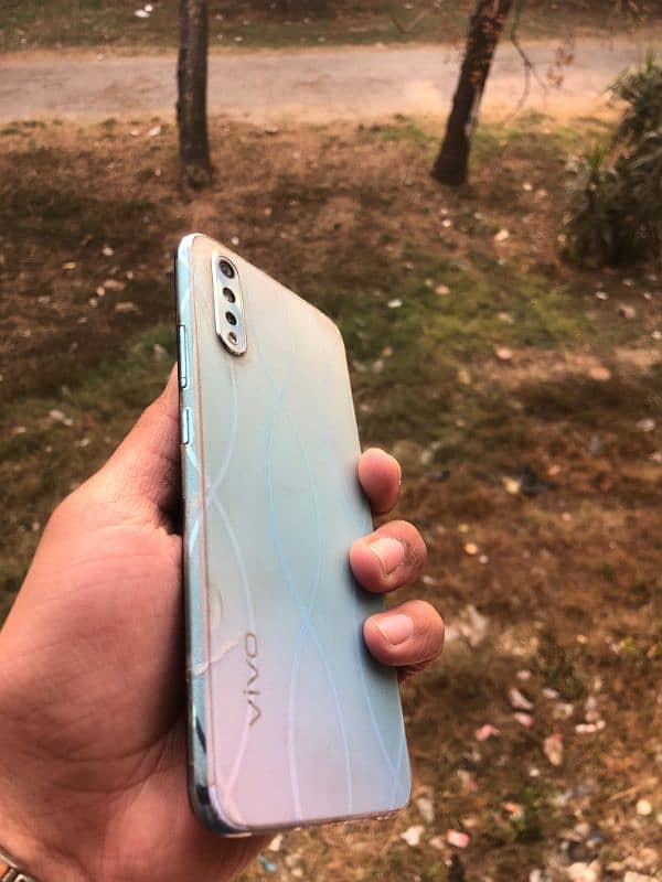 VIVO S1 8