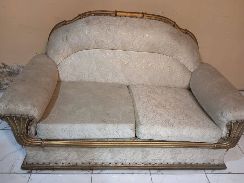 sofa set for sale. 2