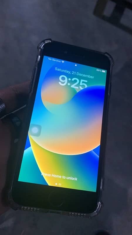 iphone 8 / 64gb / Factory Unlock - Exchange Possible 5