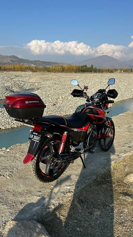 Honda CB150F 3