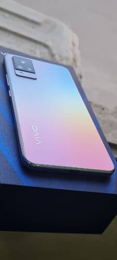 Vivo V21