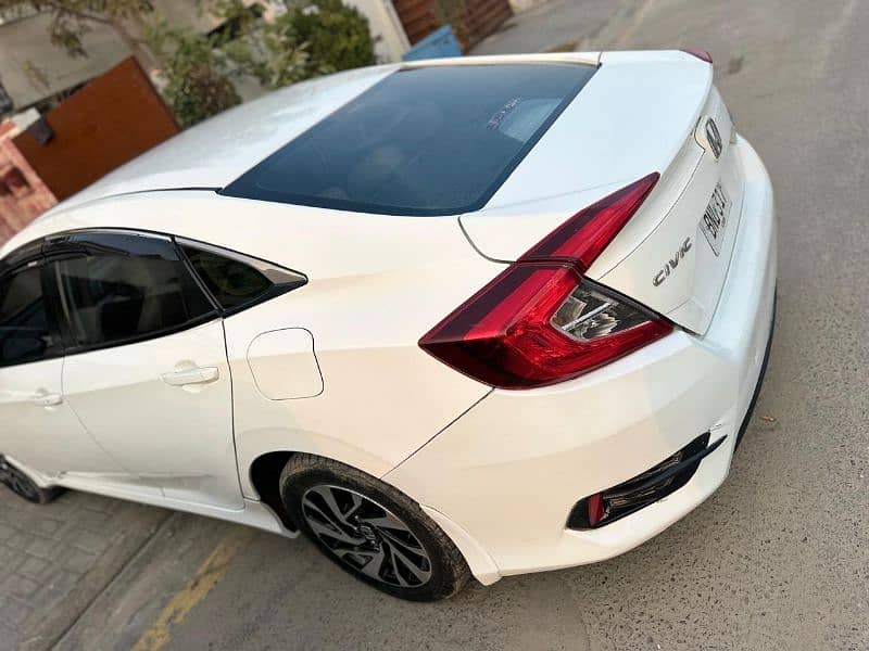 Honda Civic Oriel 2018 Red Meter 14