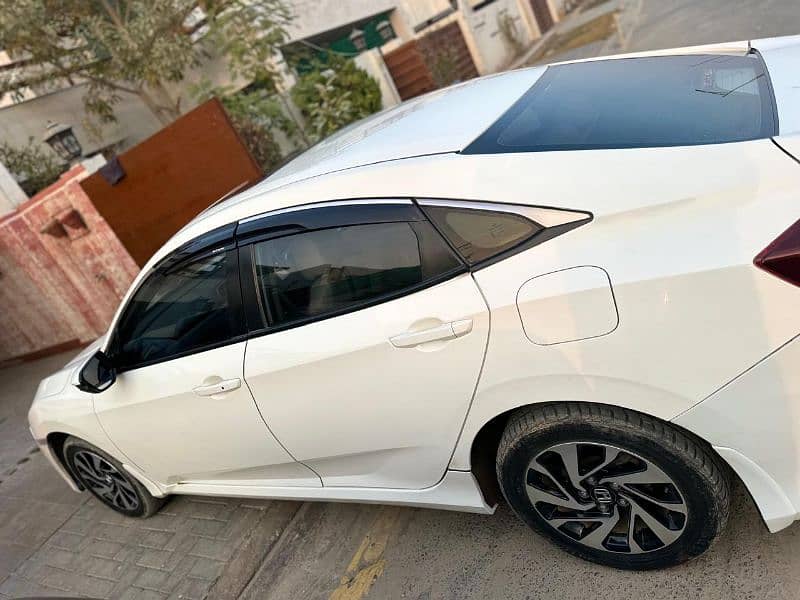 Honda Civic Oriel 2018 Red Meter 15