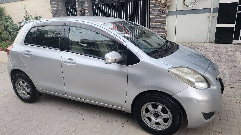 Toyota Vitz 2009 3