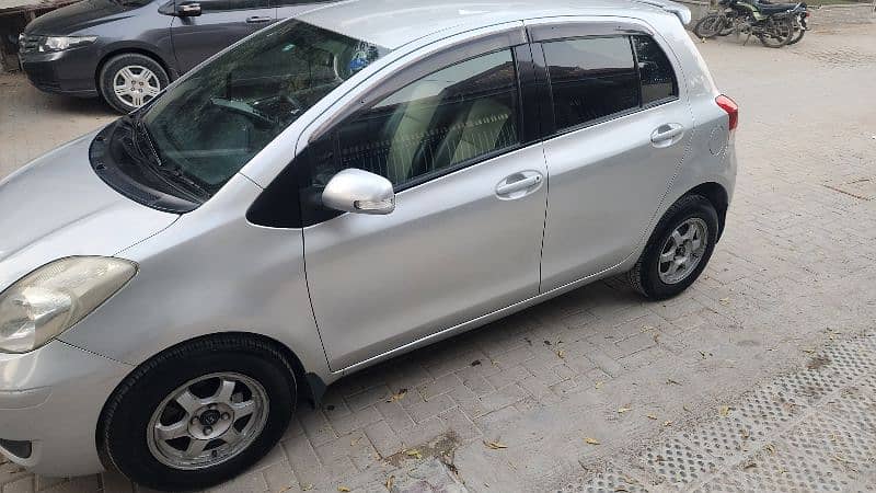 Toyota Vitz 2009 4