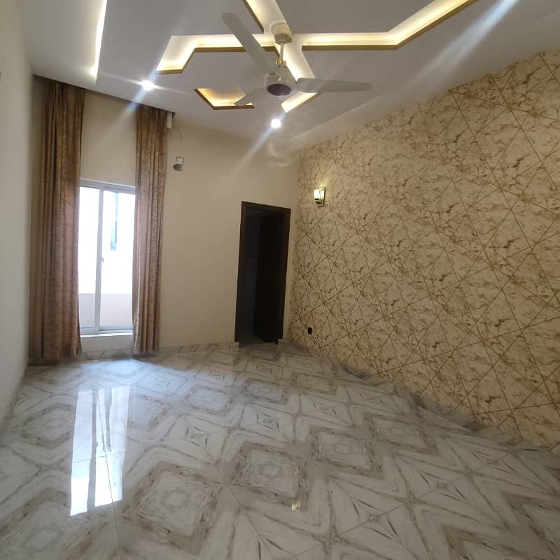 8 Marla Brand new House For Rent 4