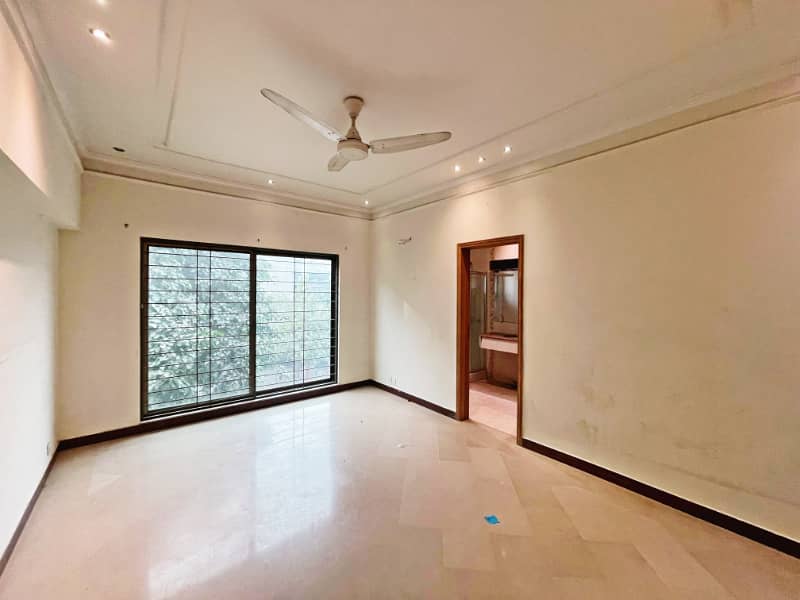 Cantt Properties offer 1 kanal corner house availabel for rent in DHA phase 3 22