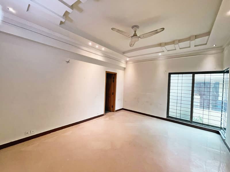 Cantt Properties offer 1 kanal corner house availabel for rent in DHA phase 3 24