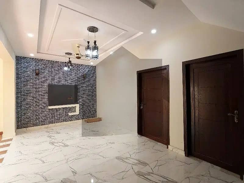 Brand New 5 Marla House for Sale in Khayaban-e-Amin, Lahore 1