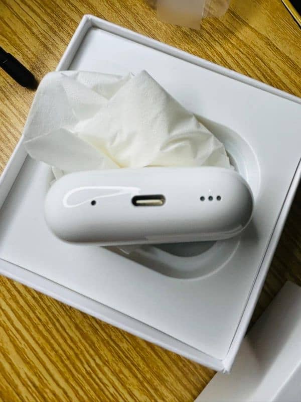 Apple AirPods Pro Generation 2 Type-C 2