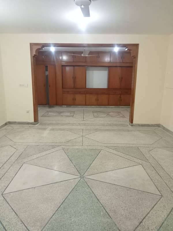 G-11 Real Pics 600 sq. yards basement s/gate on ibne sina road 0