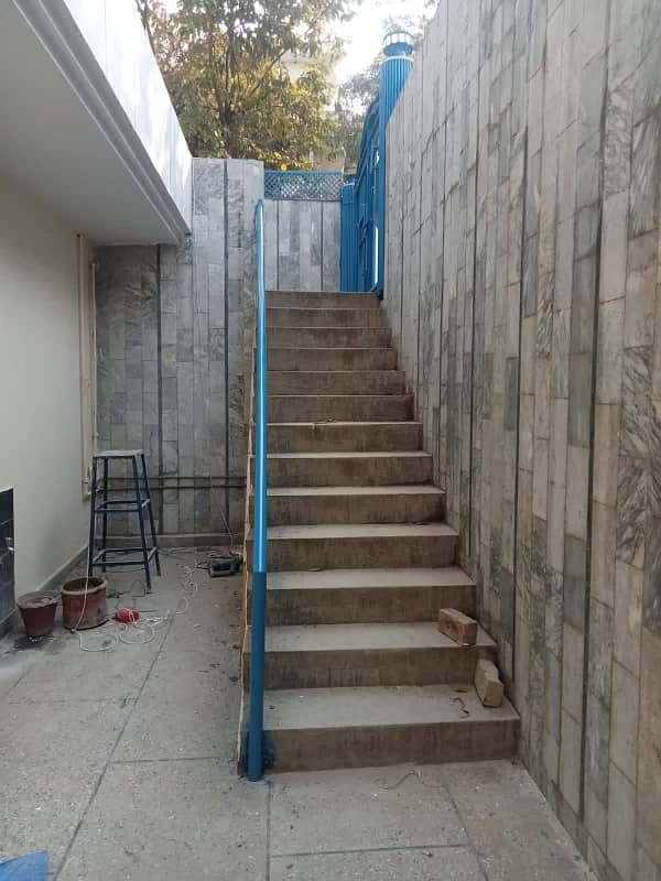 G-11 Real Pics 600 sq. yards basement s/gate on ibne sina road 16