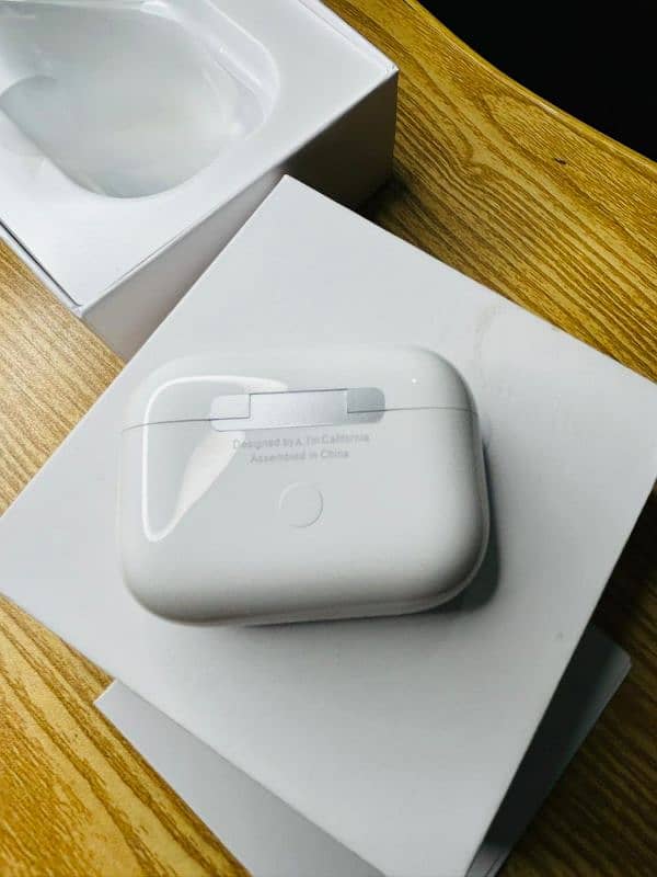 Apple AirPods Pro Generation 2 Type-C 1