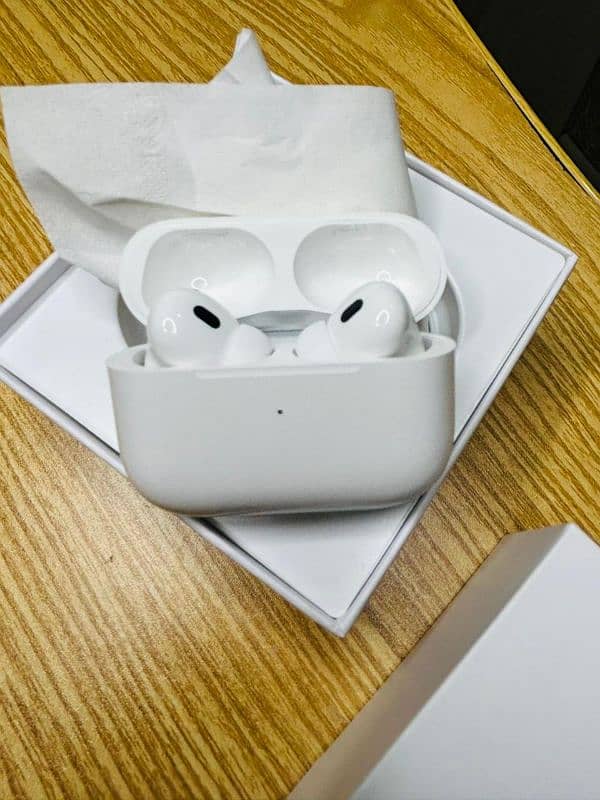 Apple AirPods Pro Generation 2 Type-C 6