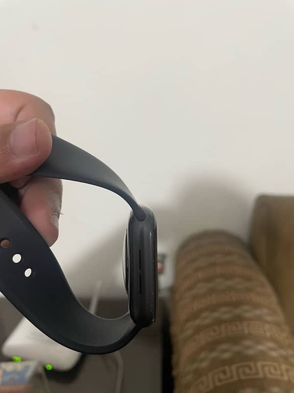 Apple Watch Series 5 44mm Aluminum 3