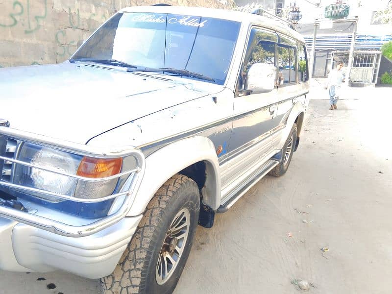 Mitsubishi Pajero 1992 12