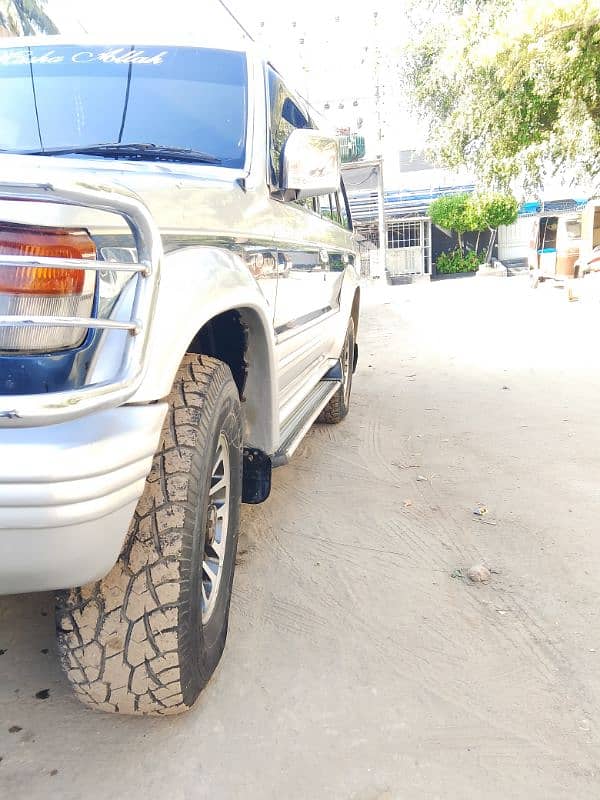 Mitsubishi Pajero 1992 13