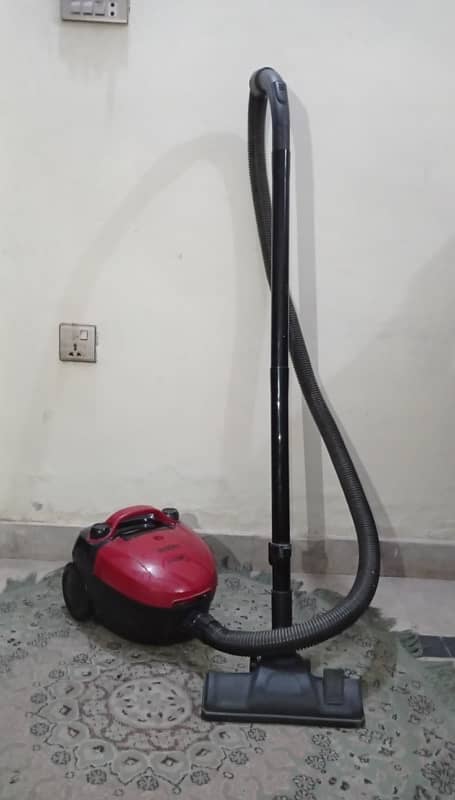 vacuum cleaner midea. 1