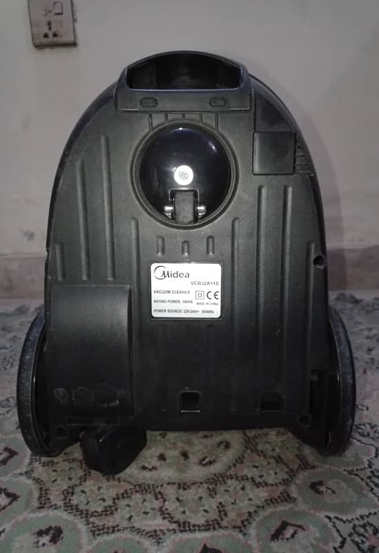 vacuum cleaner midea. 5