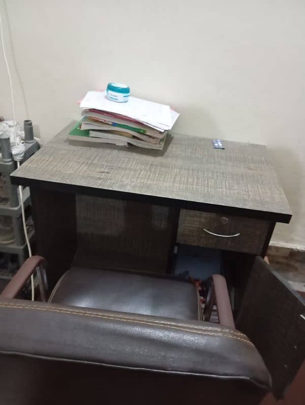 study table and chair for students. 0