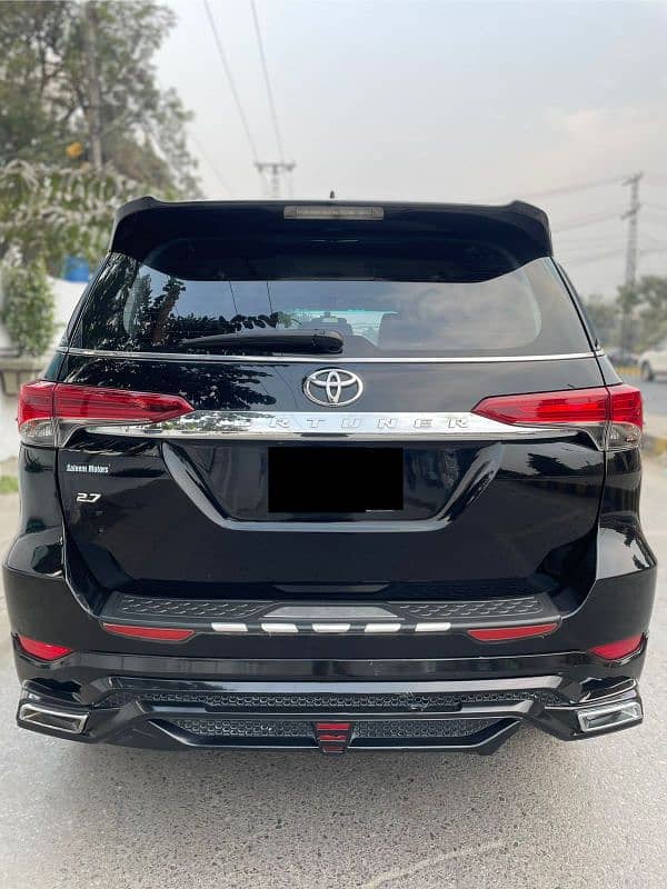 Toyota Fortuner V 2018 0