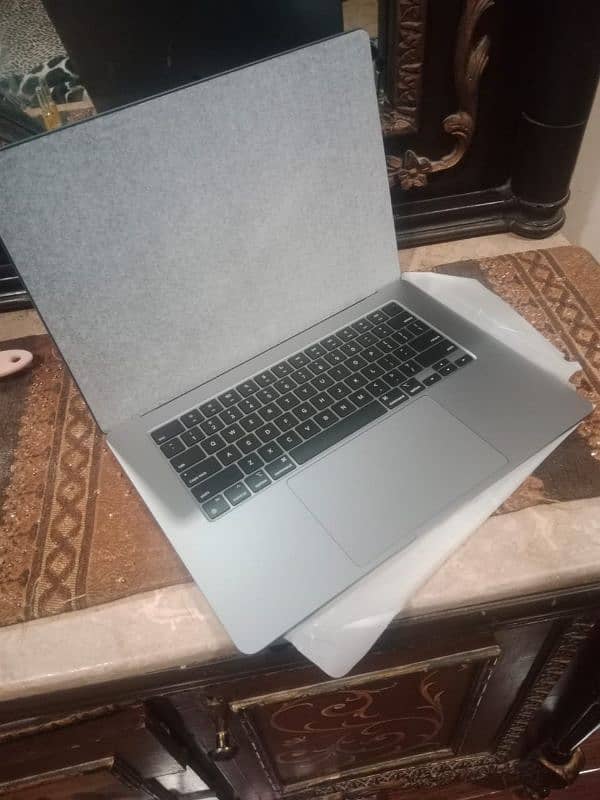 MacBook air M3 15inch 3