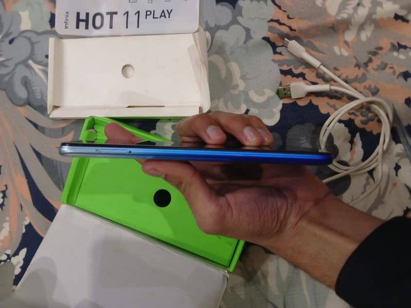 infinix hot 11 play 4 64 box sath ha condition 10 by 10 3