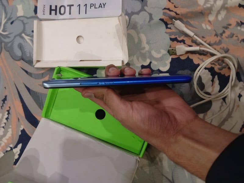 infinix hot 11 play 4 64 box sath ha condition 10 by 10 4