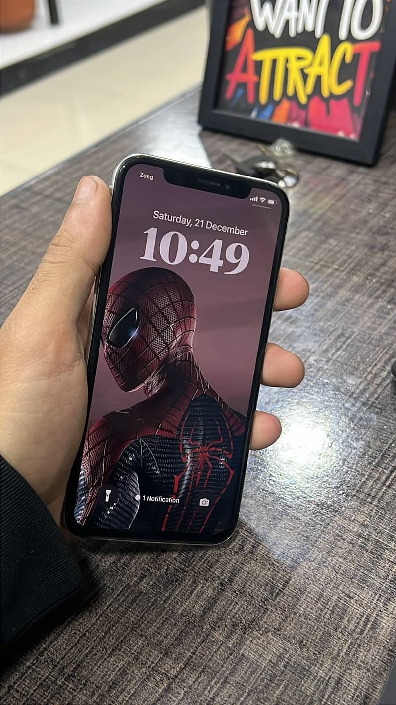 Apple iPhone XS 0