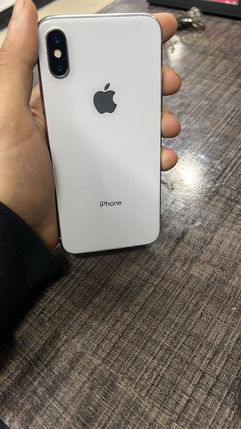 Apple iPhone XS 1