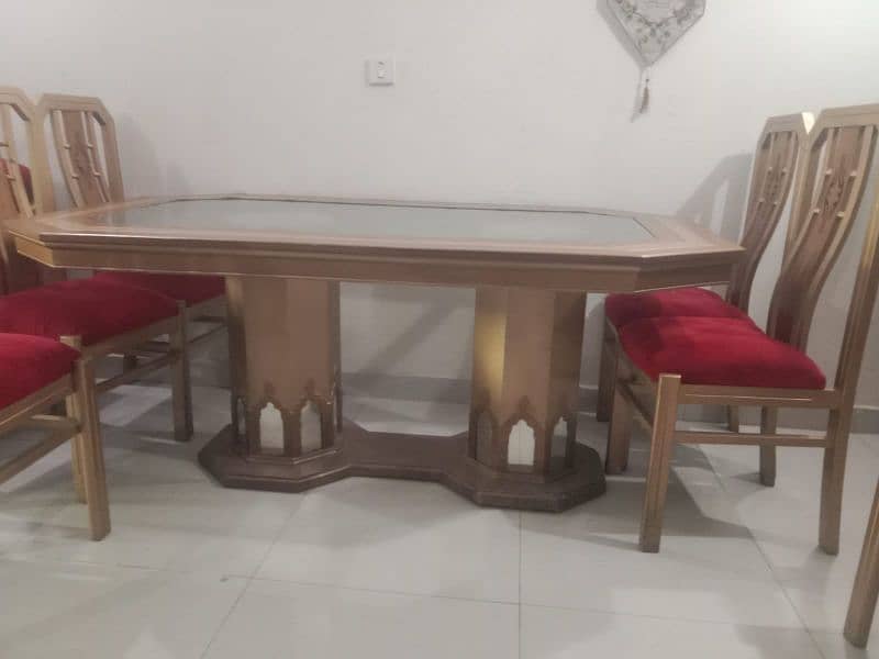 Dinning table with Chairs 0