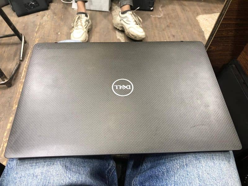 Model Dell 7400 i7 8th generation  32 512 GB 1