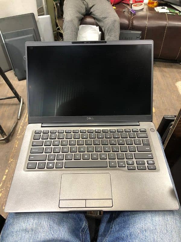 Model Dell 7400 i7 8th generation  32 512 GB 2