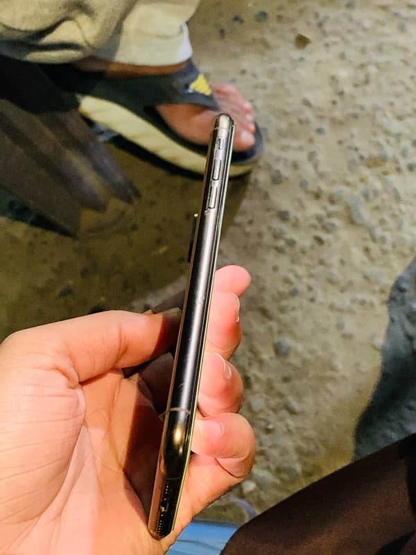 iPhone Xs 256 GB Official PTA Approved 0