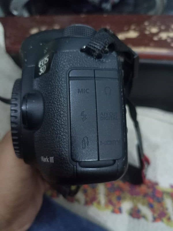 CANON 5D MARK III BODY WITH GRIP AND SIX BATTERIES 3