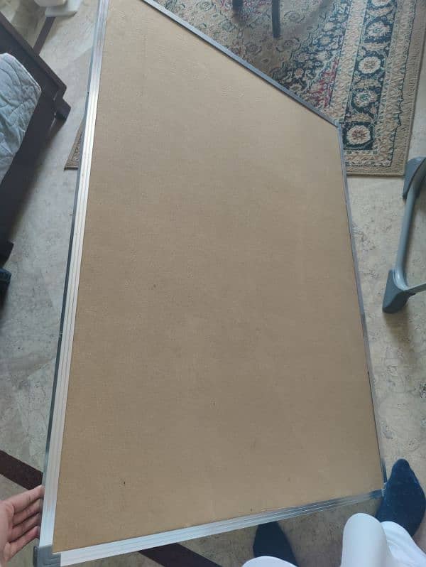 White Board with stand Brand new 1