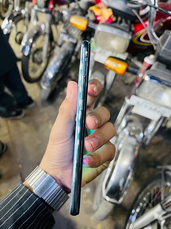 vivo s1 total genone phone with box n charger amoled screen 4