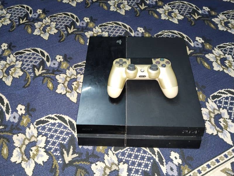 Ps4 with controller 0