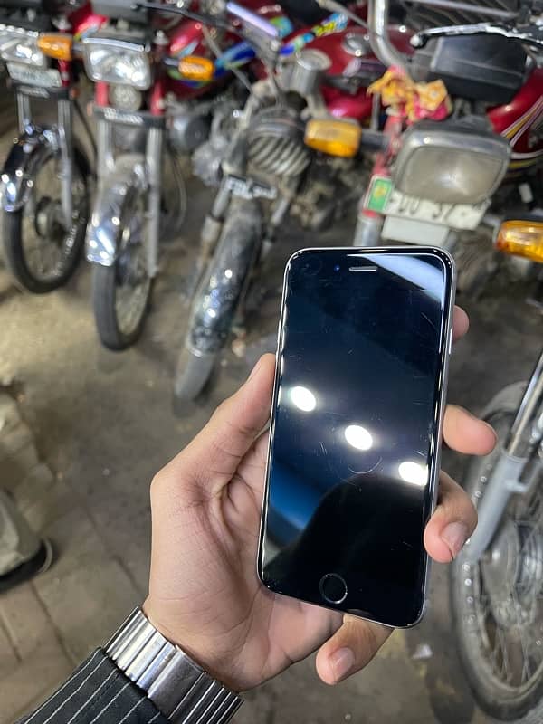 iPhone 6 non pta non active total like new 2