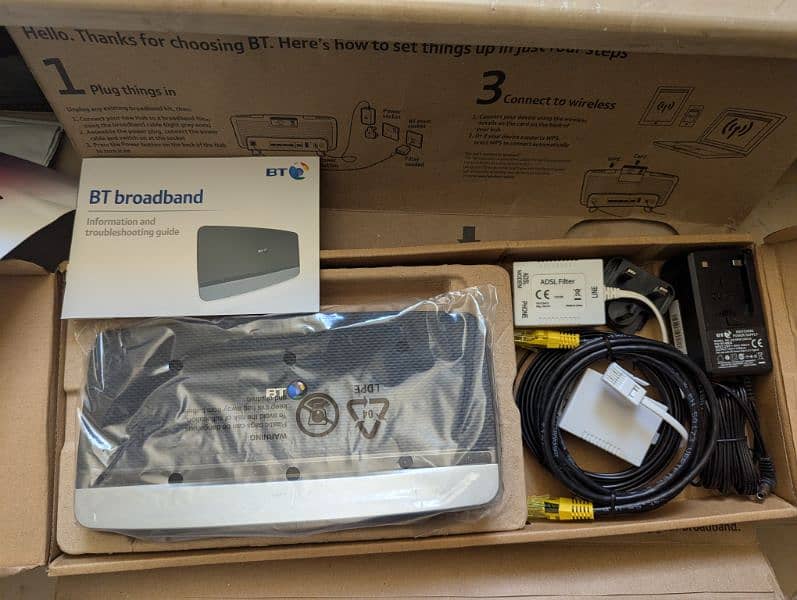 BT home hub 4 broadband WiFi router 0