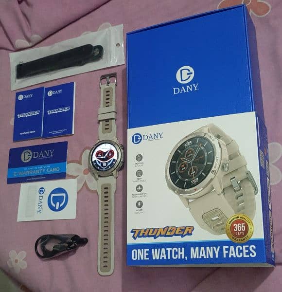 Dany Thunder White + Free Straps 0