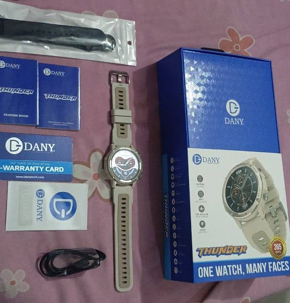 Dany Thunder White + Free Straps 4