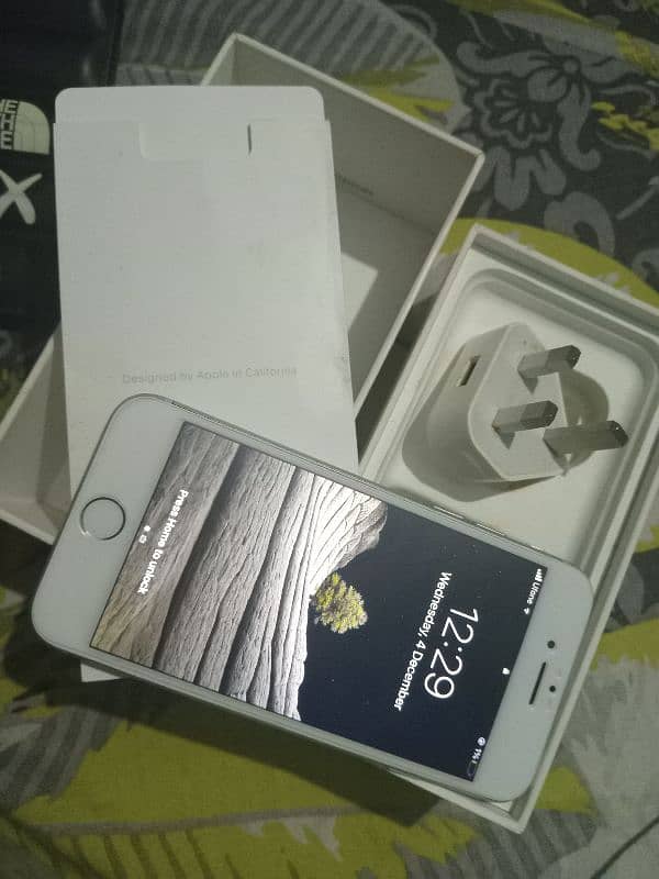 Apple iPhone 7 (PTA Approved 32gb) 2