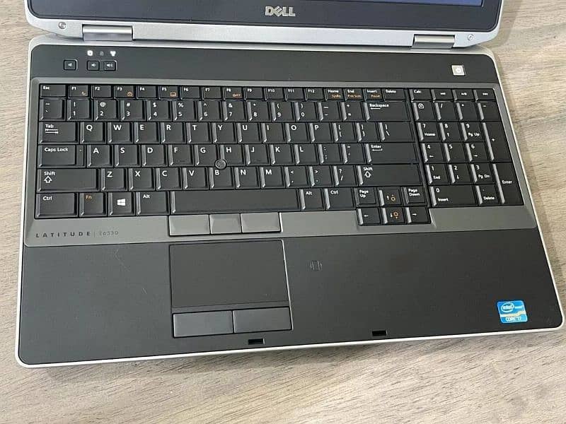 Dell Latitude Laptop 15.6" Big display full keyboard 2hours btry tmng 1