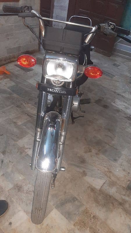 Honda 125 2019 advanc 20 ha urgent sell one hand ha 2