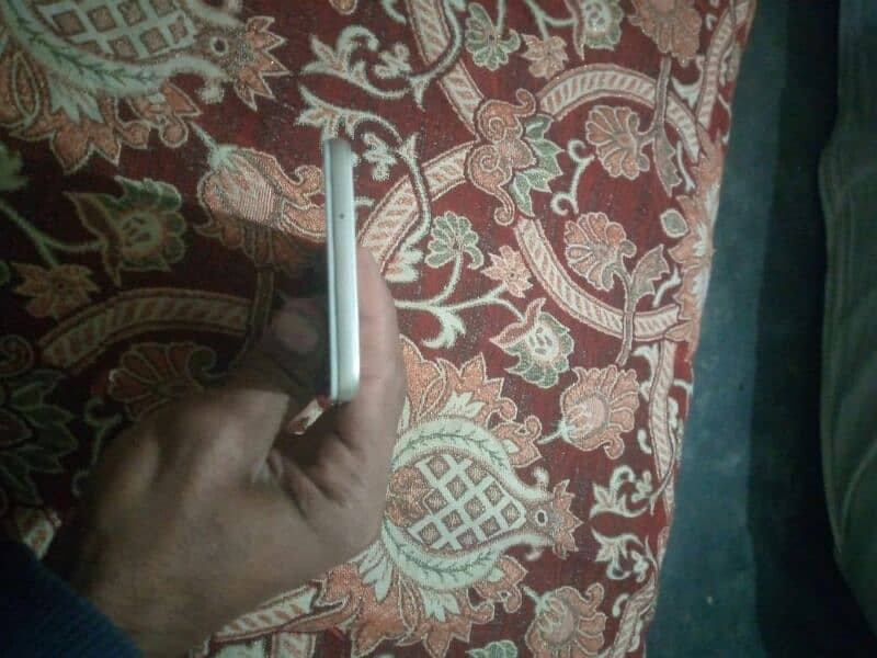 all OK Hai phone 4 / 64  Hai 8000 fainel demand 3