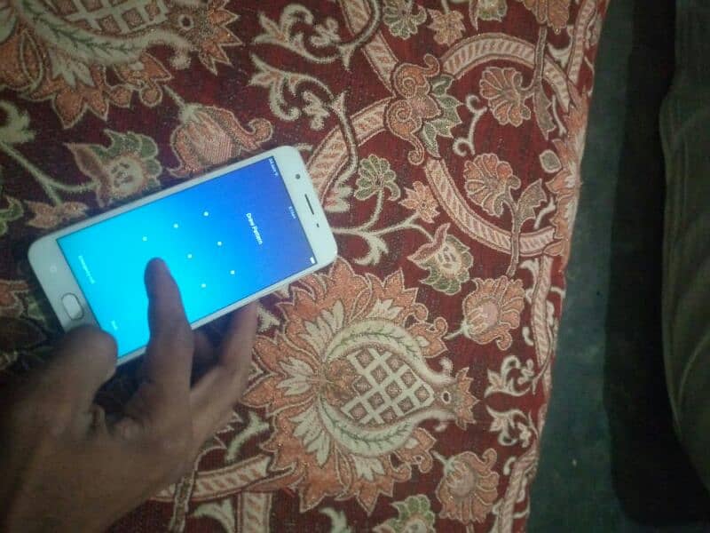 all OK Hai phone 4 / 64  Hai 8000 fainel demand 11