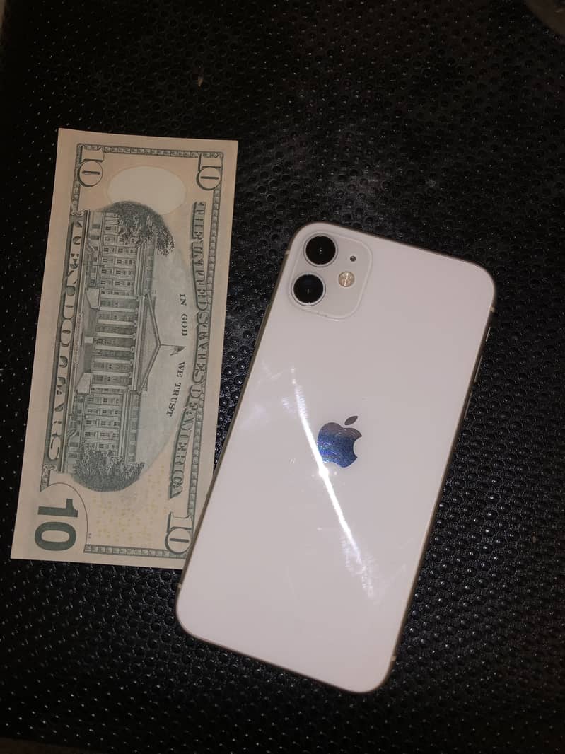 Apple iPhone 11 0