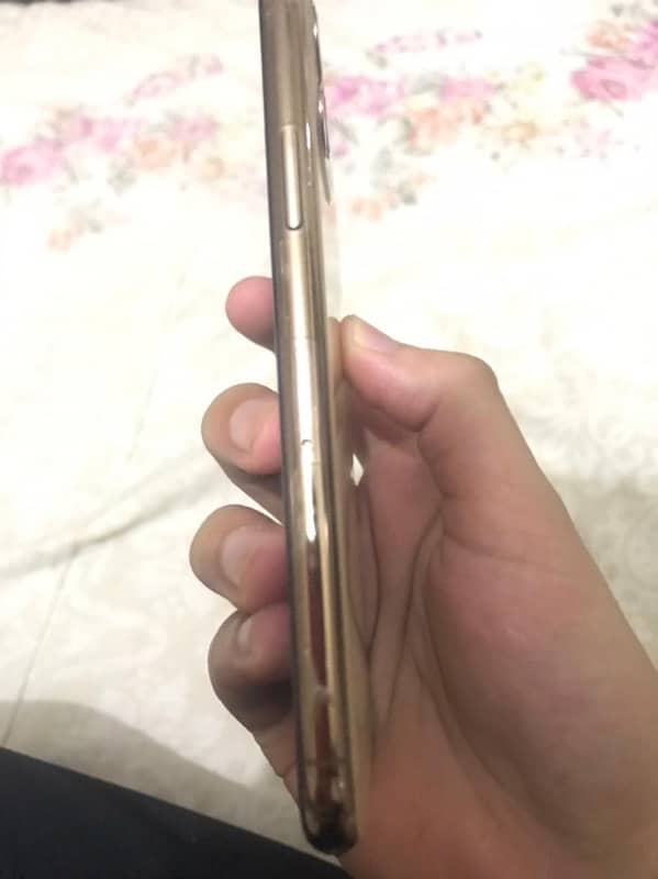 Iphone 11 Pro NON PTA 64GB GOLD 1