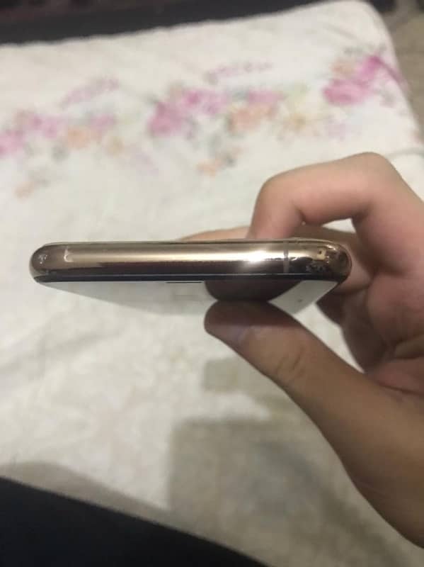 Iphone 11 Pro NON PTA 64GB GOLD 4